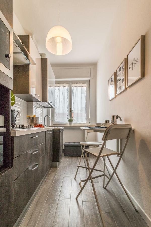 Joivy Modern 1-Bed Flat With Balcony In Portello 米兰 外观 照片