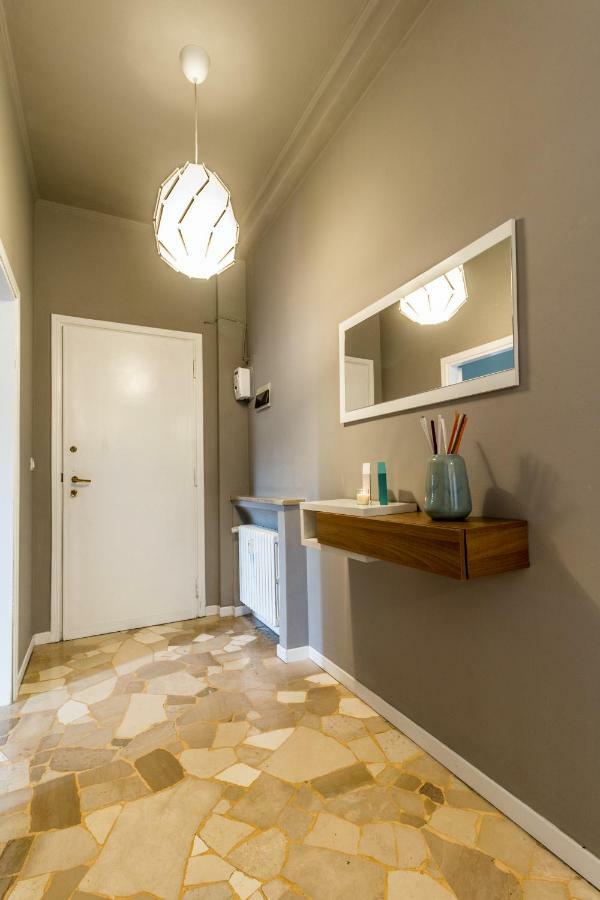 Joivy Modern 1-Bed Flat With Balcony In Portello 米兰 外观 照片